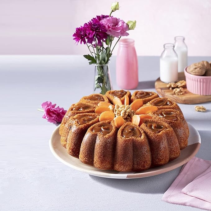 Heart Shape Aluminum Cake Pan, Titanium Coating, Non-Stick, 12 Cups, Gifts for Mom, 10 Inch Baking Mold, Cast Aluminum Fluted Tube Pan, Easy to Clean (2-Pack, Black-Gold)