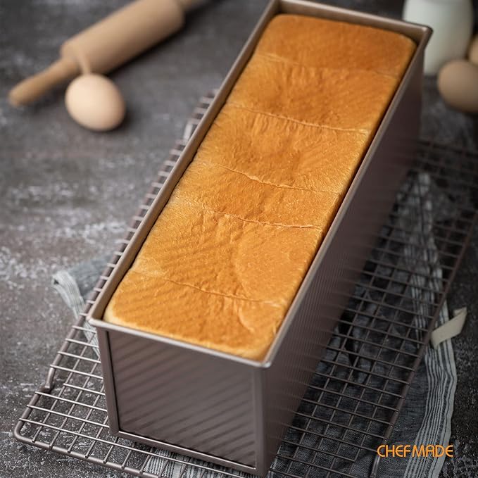 CHEFMADE Commercial Pullman Loaf Pan with Lid, 2.6Lb Dough Capacity Non-stick Rectangle Corrugated Toast Box for Oven Baking 5.2" x 15.2"x 4.9"(Champagne Gold)