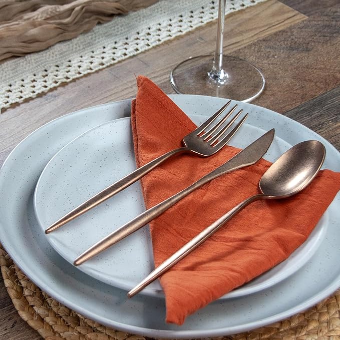 Luxury Vintage Flatware 20-Piece Set – Service for 4, Premium Stainless Steel with Weighted Handles, Aged Heirloom Finish, Dishwasher Safe, Elegant and Modern Cutlery (Vintage Copper)