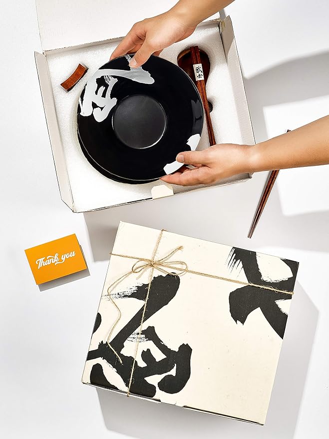 Japanese Ceramic Ramen Bowl Set, 60oz Large Ramen Bowls with Chopsticks, Spoons and Chopstick Rests ā Bowl for Ramen, Pho, Salad, Poke, Soup, Udon ā Minimalist Design, Premium Quality, Black