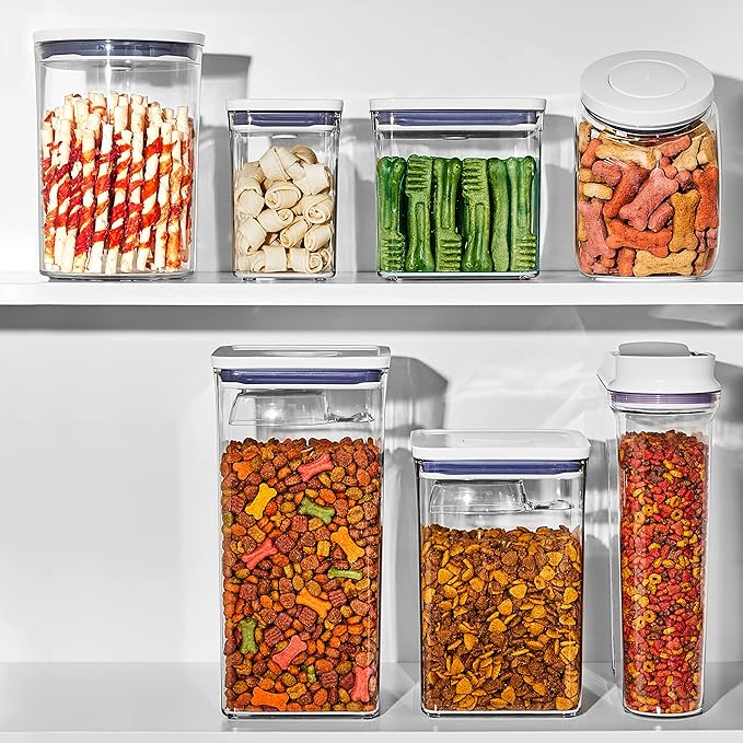 OXO Good Grips Pet POP Container – 4.4 Qt/4.2 L with Scoop |Ideal for up to 4lbs of Dog Food or 3.5lbs of Cat Food, Airtight Storage Container, BPA Free