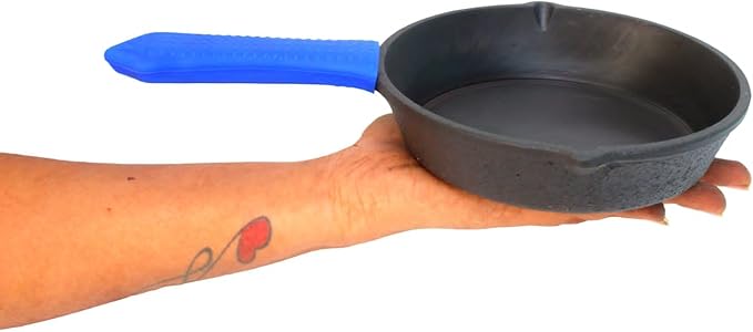 Cast Iron Pre-Seasoned Non-Stick Frying Pan with Soft-Touch Handle Induction Base, Scratch and Abrasion Resistant Skillet Pan for Cooking and Frying (Black_6inch) Hand made