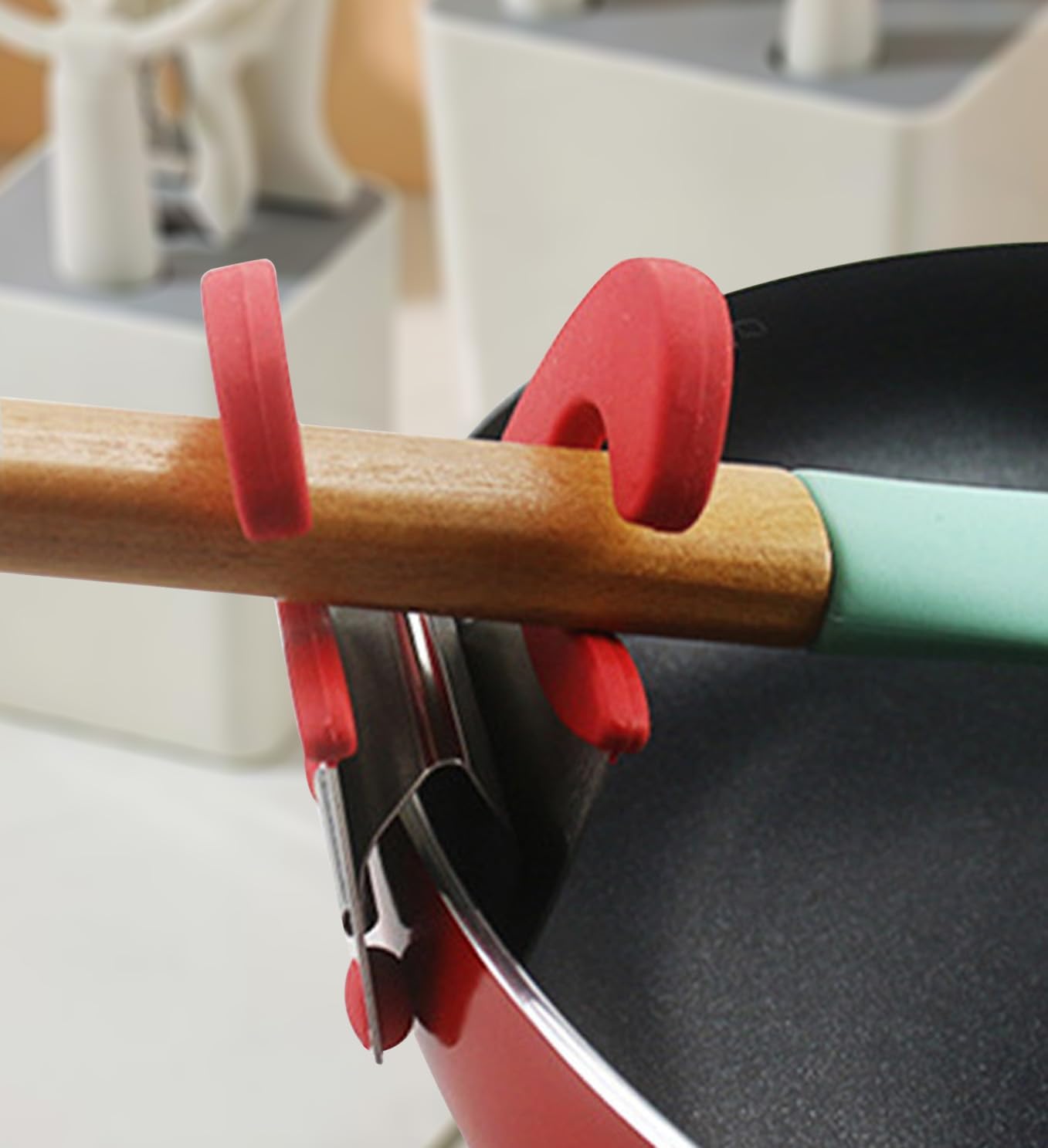 4 Pcs Anti-Scald Spoon Rest, Non Slip Stainless Steel Utensil Holder For Pots, Pans, Heat Resistant Kitchen Clips For Cooking, Stove, Home, Restaurant Use (Black)