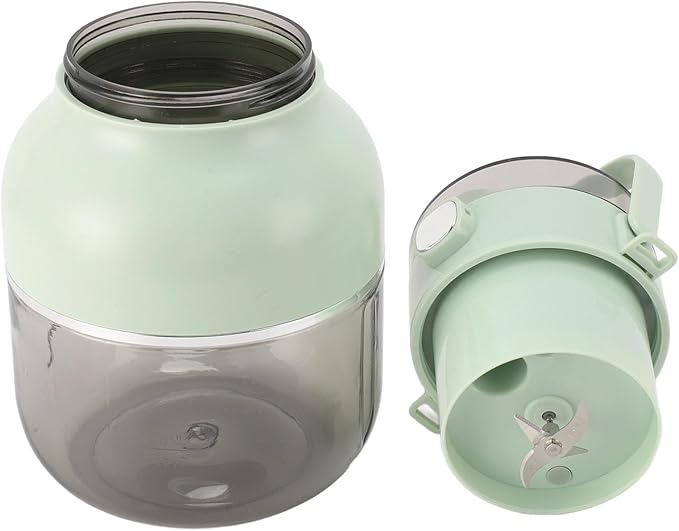 Portable Blender Cup Electric Juicer Cordless 500ML USB Rechargeable Mini Blender Cup with Straw (Green)