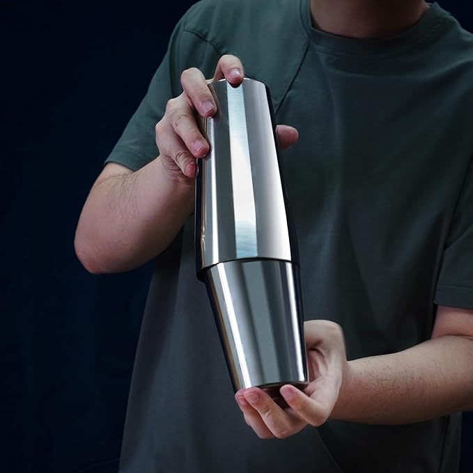 Mixology Bartender Kit, 2-Piece Stainless Steel Cocktail Shaker Set, Bar Set with 20oz & 26oz Mixed Drink Shaker, Cocktail Tin