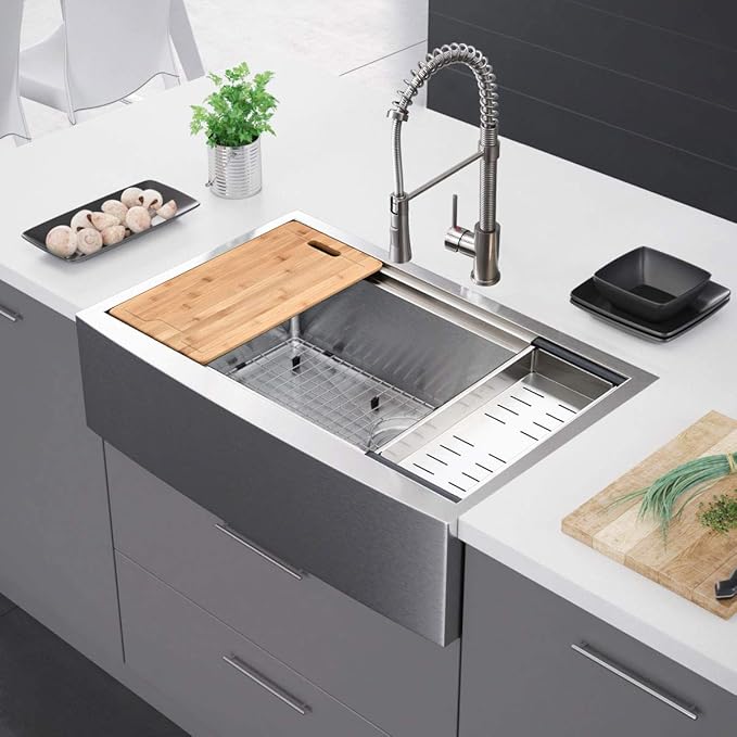 33 Inch 18 Gauge Handmade Stainless Steel Single Bowl Farmhouse Sink, Modern Farm Sink 33 Inch Apron Farmer Sinks for Kitchen Rustic With Accessories