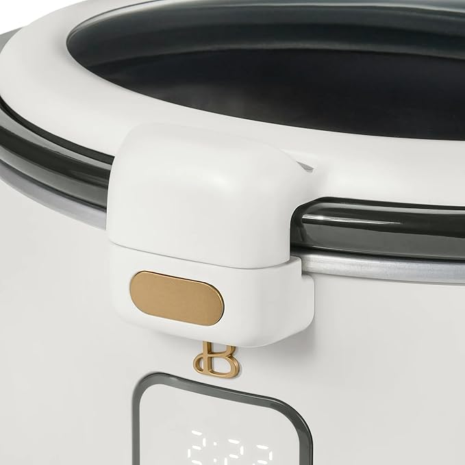 Beautiful 4-Qt Programmable Slow Cooker with Hinged Locking Lid & Touch Display – 3 Heat / 4 Timer Settings (White Icing)