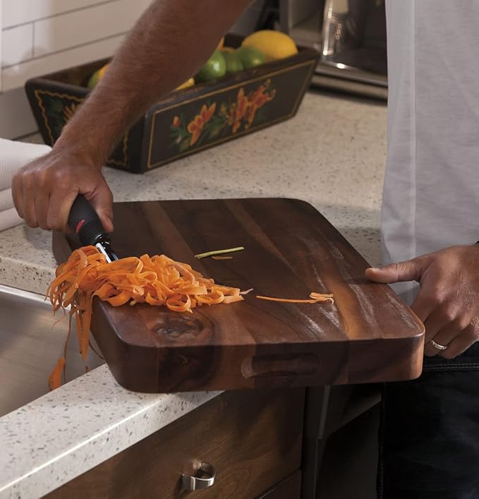 GE Disposall Batch Feed 3/4 Horsepower Motor Garbage Disposer, Good for Grinding: Vegetable Peels & Small Bones, Easy Install Kit, Non-Corded, Recommended for 2-4 Person Homes, GFB760N