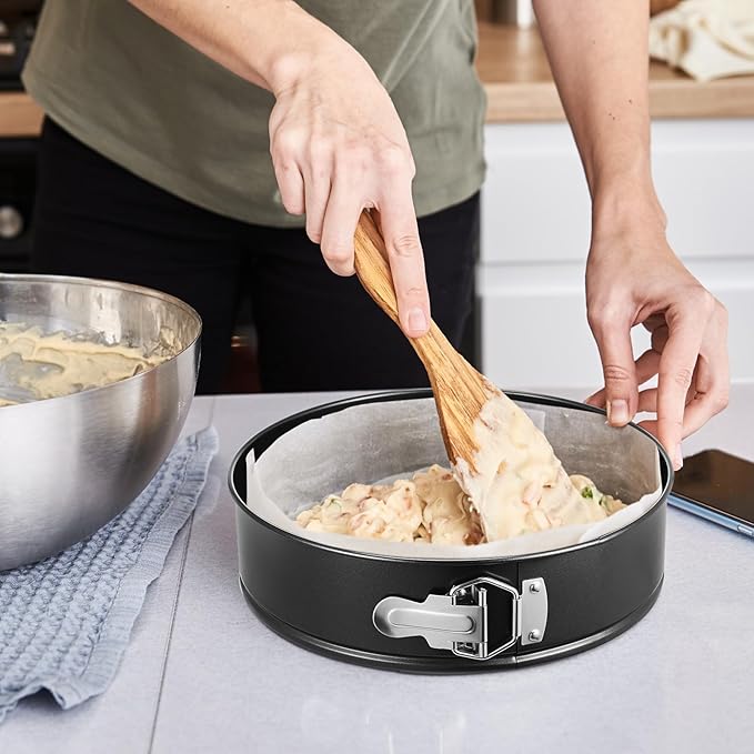 4 Pcs 10 Inch Non Stick Springform Pan with Removable Bottom Carbon Steel Round Springform Cheesecake Pan with Stainless Steel Spring Buckles for Baking Kitchens Restaurant(Black)