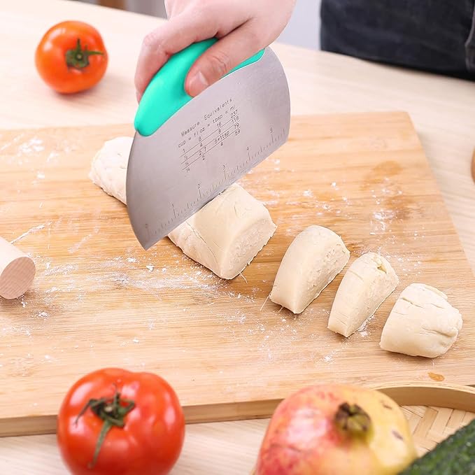 1 pcs Dough Pastry Scraper Chopper/Stainless Steel Dough Scraper Cutter with Ergonomic Rubber Non-Slip Grip/Dough Scraper Cutter/Pro Pastry Pizza Cutter Chopper (Blue-green)