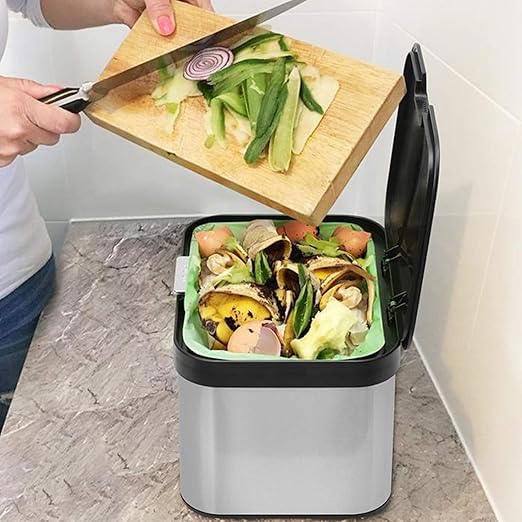 Compost Bin for Countertop, Compost Bucket Indoor Sealed, Food Waste Caddy, 1.13 Gallon Kitchen Compost Container with Lid, Compact and Easy Clean, Black Matte