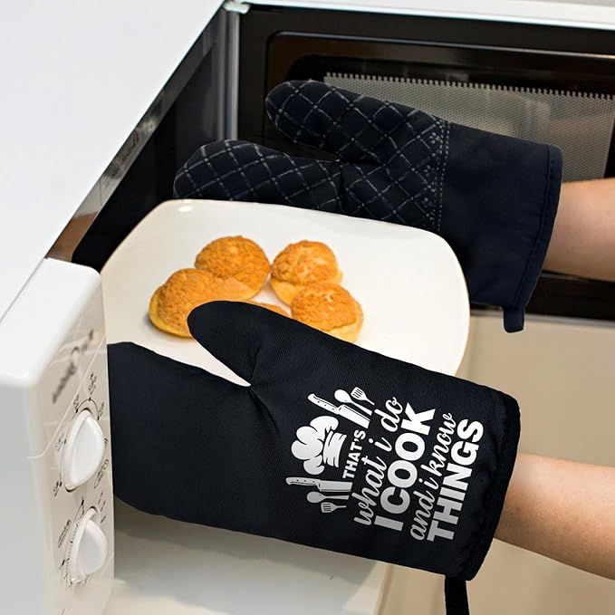 Funny Black Women Men Cooking and Baking BBQ Kitchen Gadgets with Heat Resistant Silicone Non-Slip, That's What I Do I Bake and I Know Things Oven Mitts Set of 2, Gifts for Bake Lover Mom Dad BBF