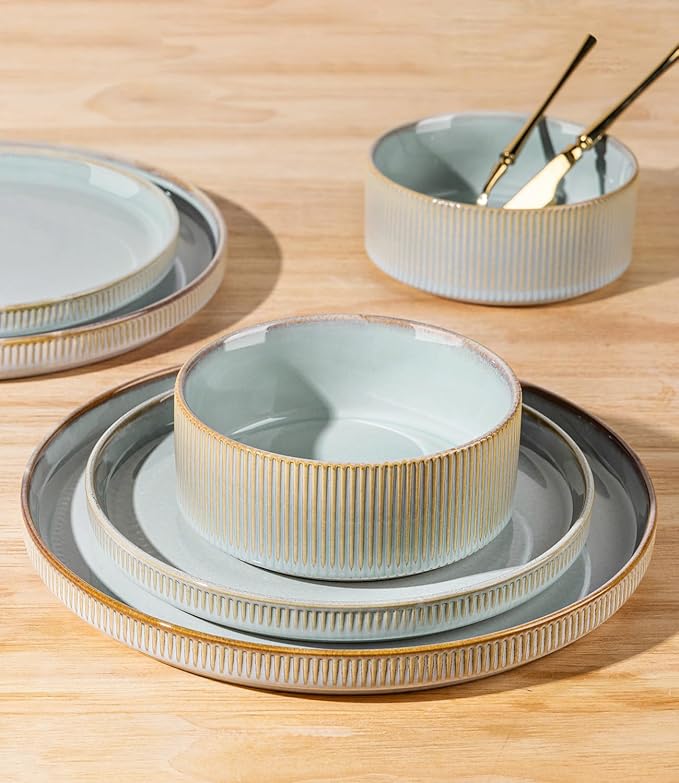 TheTerra Ceramic Dinnerware Sets for 8, 24 Pieces Porcelain Lightweight Speckled Plates and Bowls Sets, Scratch Resistant Dish Set, Oven & Microwave & Dishwasher Safe, Illusion Blue