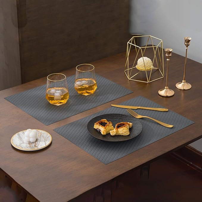 BACKTOEDEN Placemats Set of 6 Heat Resistant Washable Wipeable Placemat Woven Non-Slip Foldable Vinyl/Plastic Place Mats Indoor/Outdoor Mat Kitchen Dining Table Pad, Dark Gray Twill