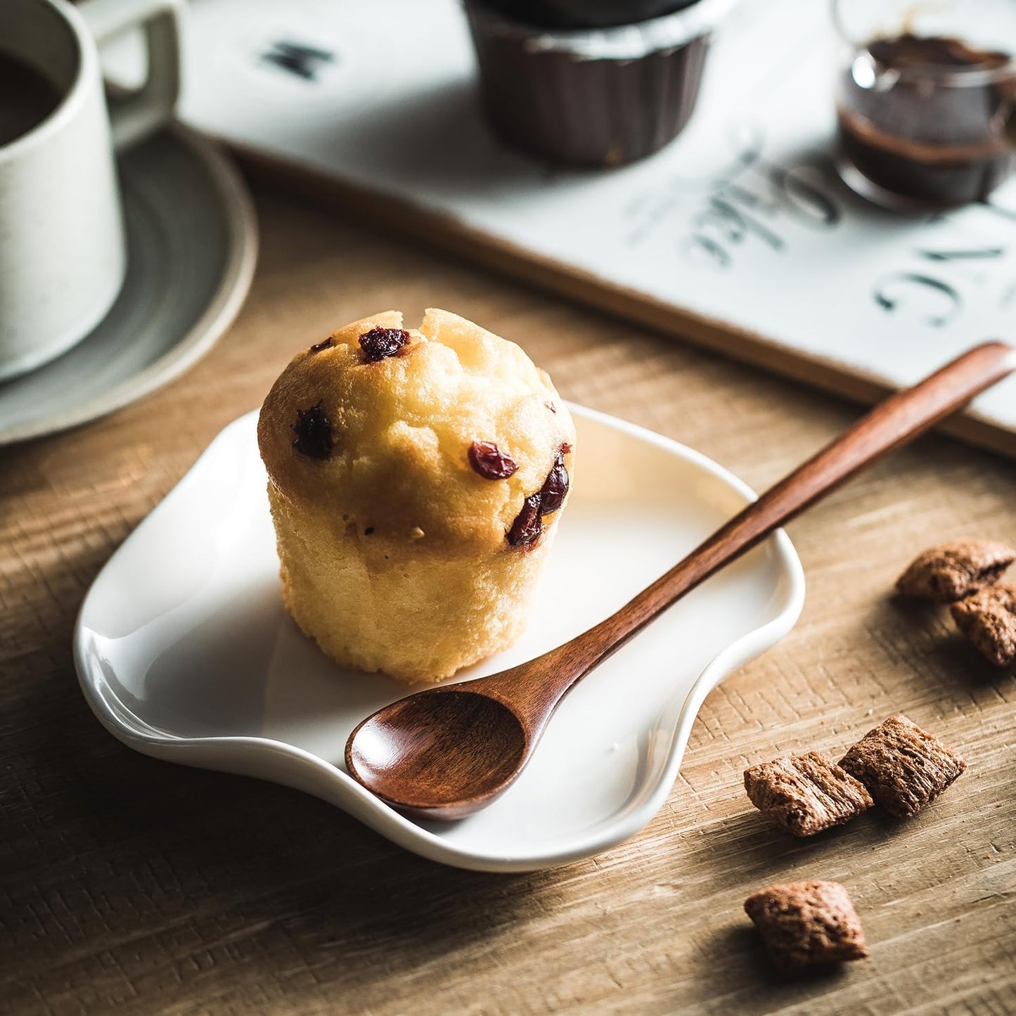 Spoon Rest, Spoon Holder for Stove Top, Farmhouse kitchen Decor Spoon Rack Cooking Holder for Multiple Utensils, White, Ruffled Edge