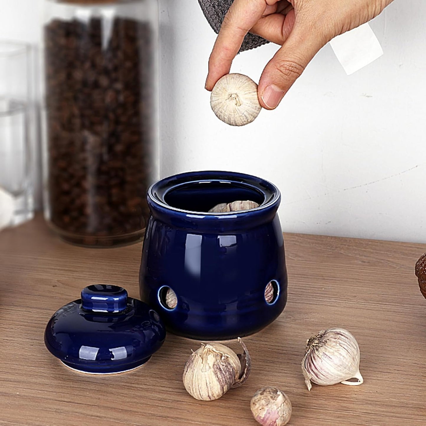 HAOTOP Ceramic Mini Garlic Keeper with Lid, Garlic Container Saver for Countertop, Keep Your Garlic Cloves Fresh (Navy)