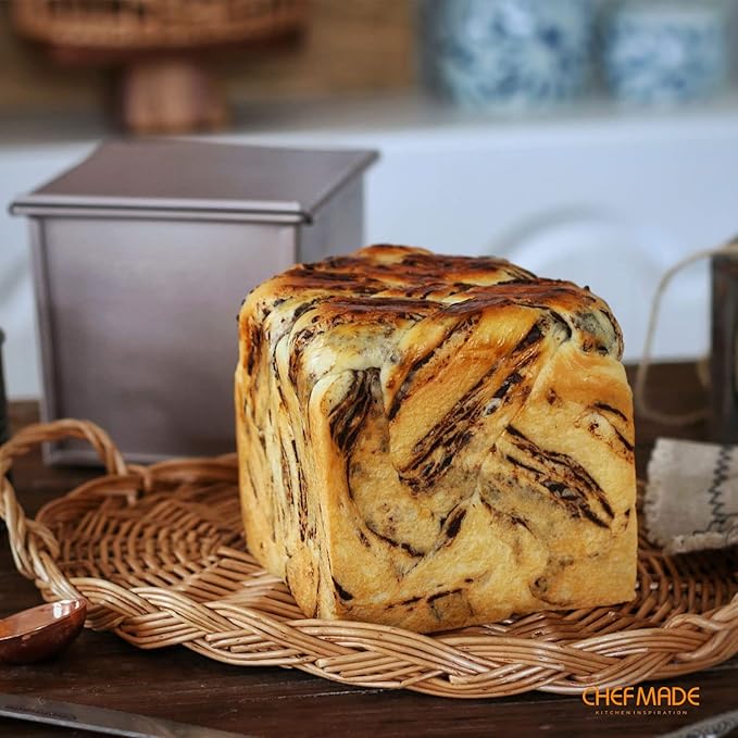 CHEFMADE Square Pullman Loaf Pan with Lid, 1Lb Dough Capacity Non-Stick Rectangle Flat Toast Box for Oven Baking 5.7" x 5.7"x 5.2"(Champagne Gold)