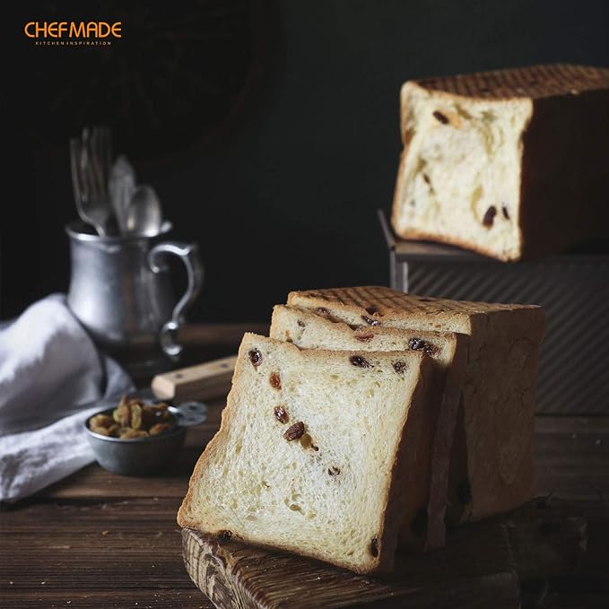 CHEFMADE Commercial Pullman Loaf Pan with Lid, 2.2Lb Dough Capacity Non-Stick Rectangle Corrugated Carbon Steel Bread Toast Mold with Cover for Baking Bread (Champagne Gold)