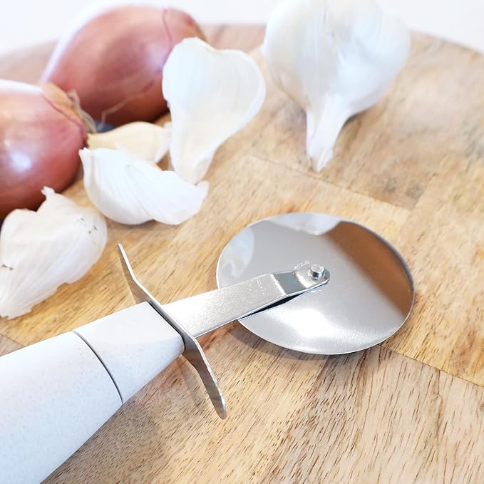 Beille 4pc Wheat Straw Kitchen Utensils Peeler Pizza Cutter Scoop and Grater