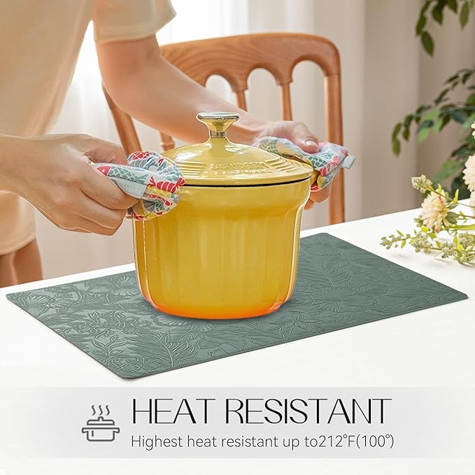 Romanstile Vinyl Placemats Set of 6-12 X 18 Inch - Heat Resistant Non-Slip Embossed Floral Place Mats 100% Waterproof Oilproof Wipeable Faux Leather Table Mats for Kitchen/Dining/Party, Green