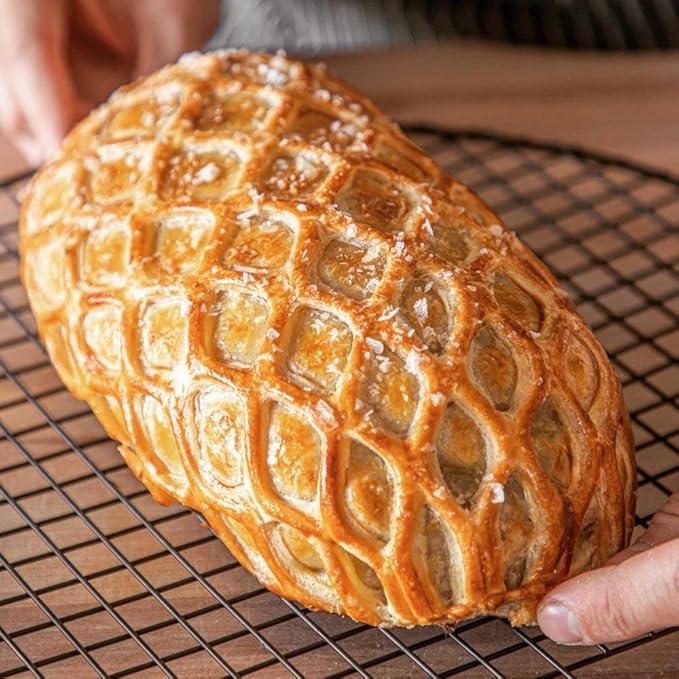 Pastry Lattice Roller Cutter, UPGRADE Stainless Steel Dough Lattice Roller Cutter for Beef Wellington Fishnet Crust Top Cookie Pie Pizza Bread,Wood Handle