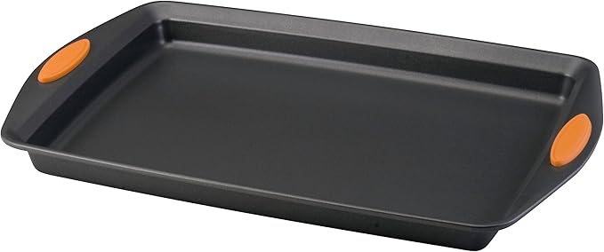 Rachael Ray Bakeware Nonstick Cake Pan With Lid and Cookie Sheet