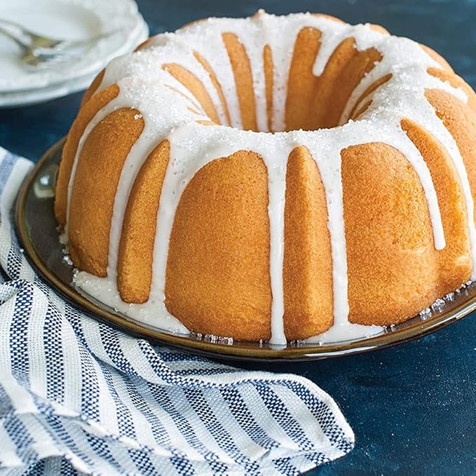 OAMCEG 2 Pack Bunte Cake Pan Nonstick - 10 Inches Fluted Tube Cake Pans for baking, 12 Cups Heavy Duty Carbon Steel Tube Pan Baking Mold for Buntelet, Bavarois, Brownie, Jello, Flan, Meatloaf (Red)