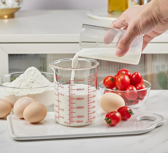 High Borosilicate Glass Measuring Cup-V-Shaped Spout，Glass Measuring Beaker for Kitchen or Restaurant, Easy to Read, 500 ML (16 Oz, 2 Cup)