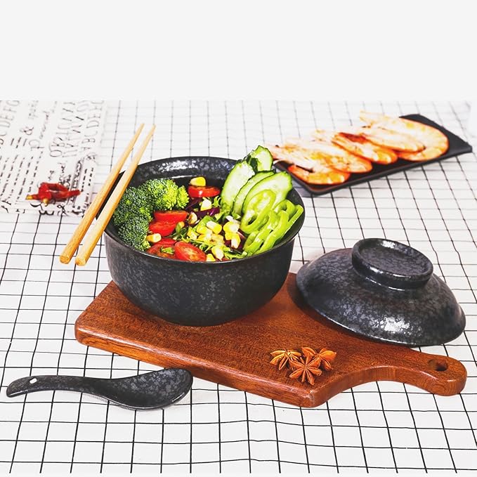 Ceramic Ramen Bowl Set, 800ml, with Lid, Spoon and Chopsticks, Japanese Vintage Large Soup Bowls Instant Noodle Bowl Asian Tableware (Black*2)