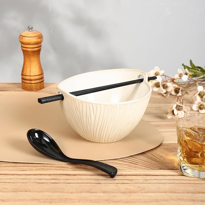 Ceramic Ramen Bowl with Chopsticks,6.7 Inch Noodle Bowls,Pho Bowls and Spoons Set,Japanese Bowl for Pho,Udon,Soba,Noodle,Microwave Safe,Set of 2 (Retro White)