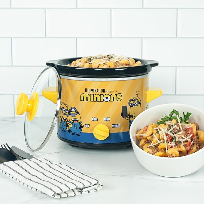 Uncanny Brands Despicable Me Minions 2qt Slow Cooker - Small Kitchen Appliance