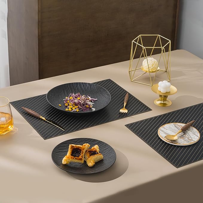 BACKTOEDEN Placemats Set of 8 Heat Resistant Washable Wipeable Placemat Woven Non-Slip Foldable Vinyl/Plastic Place Mats Indoor/Outdoor Mat Kitchen Dining Table Pad, Black Twill