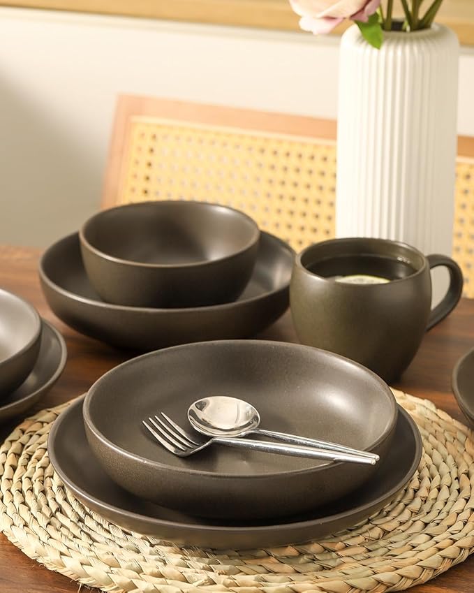Dinnerware Sets, Stoneware Plates and Bowls Sets, Farmhouse 16 Piece Dish Set for 4, Ceramic Plates Set with Mugs for Kitchen, Scratch Resistant, Dishwasher & Microwave Safe, Matte Black
