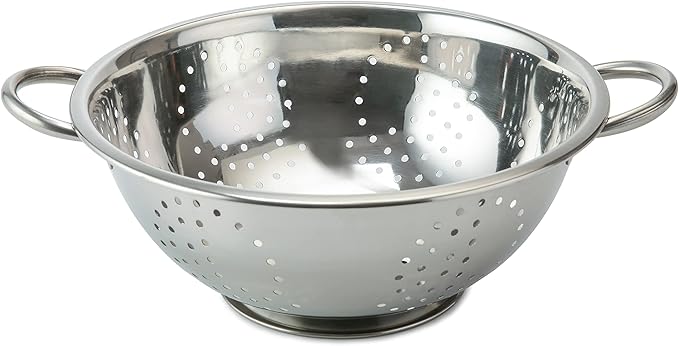 Vinod Stainless Steel Colander | 9.5 inches in Diameter | Dishwasher Friendly Strainer | Perforated Base | Suitable For Straining Fruits, Vegetables, Noodles, Pasta, Spaghetti | Steel Handles