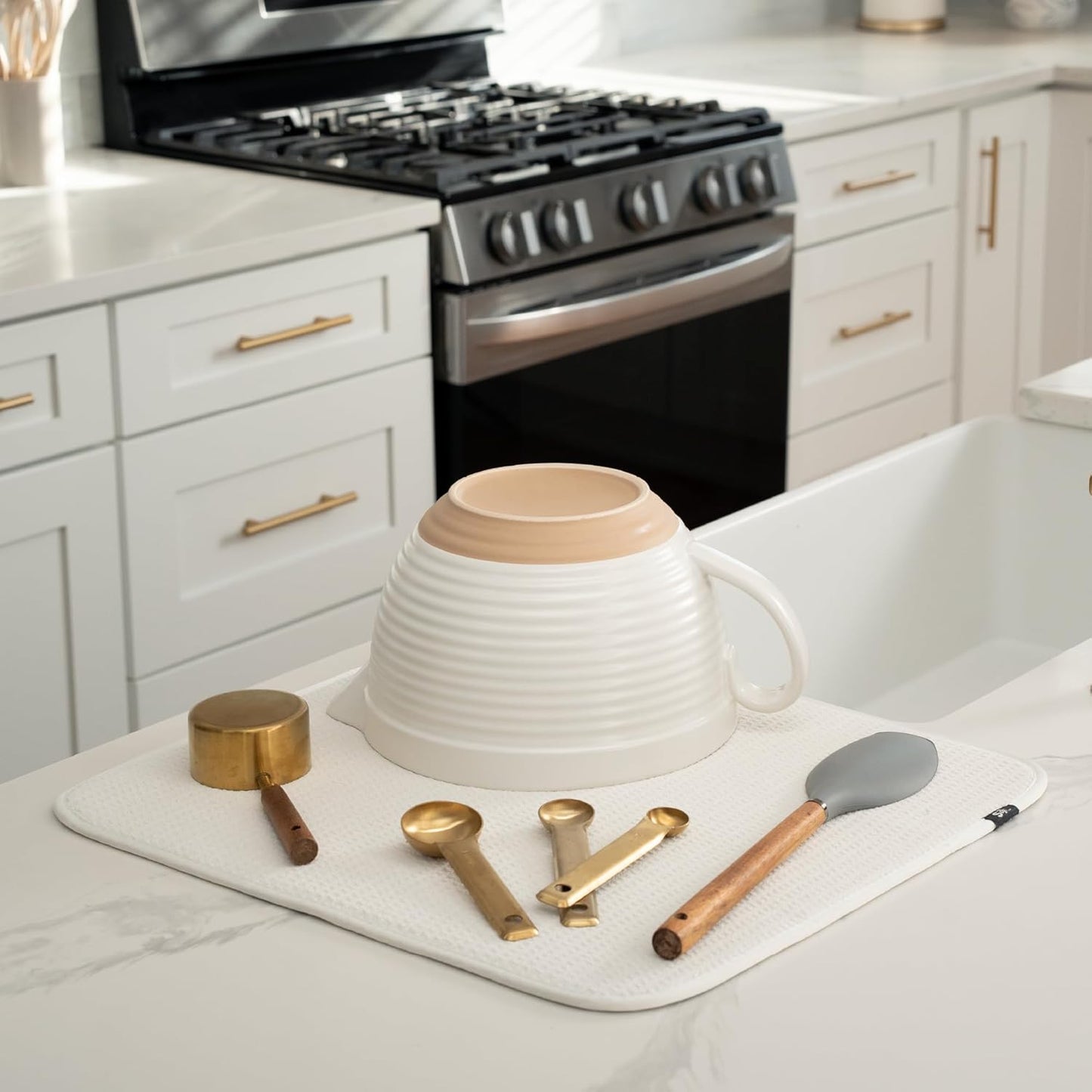 S&T INC. Dish Drying Mat, 16” x 18”, Absorbent Microfiber Kitchen Counter Mat, Dish Drying Pad for Dishes, Utensils, Pots and Pans, Large, Cream