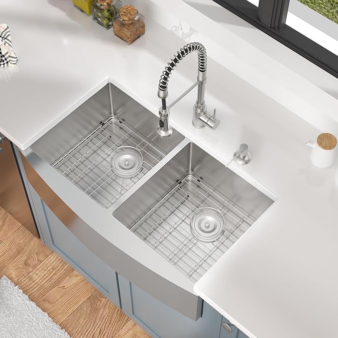 Mocoloo Stainless Farmhouse Kitchen Sink - 33x20 Inch Undermount Double Bowl Kitchen Sinks 16 Gauge Stainless Steel 50/50 Apron Farm Kitchen Sinks, 10 Inch Basin