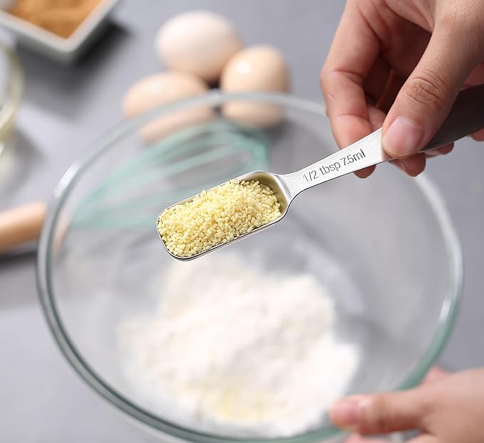 Measuring Cups and Spoons Set of 24 Piece in 18/8 Stainless Steel, Heavy Duty 8 Measuring Cups, 10 Measuring Spoons, 1 Leveler & 5 Mini Measuring Spoons Ideal for Dry and Liquid Ingredients