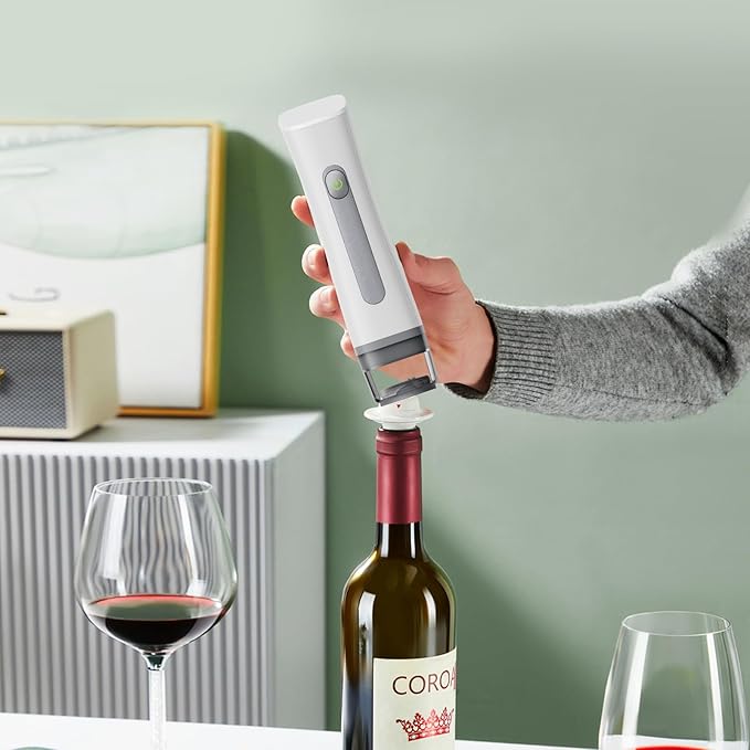 Handheld Vacuum Sealer with Visible Water Tank –Spill-Proof, One-Touch Operation, Wireless & Portable for Kitchen, Camping, or Travel | 30 Reusable Bags, 6X Freshness, 60kPa Suction (Creamy White)