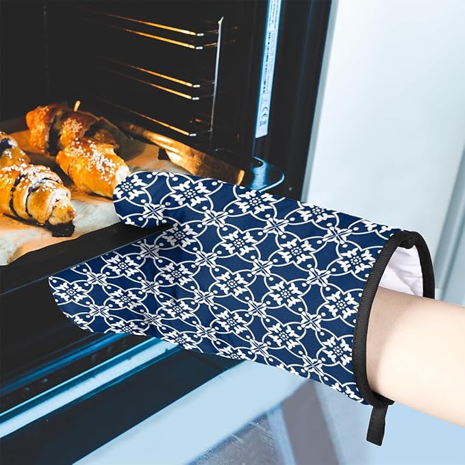 Oven Mitts Pot Holders Set 3 for Kitchen, Retro Mandala Insulation Oven Gloves Heat Resistant Pot Pads Cook Essentials Accessories for BBQ Baking Cooking Kitchen Decor Gifts for Women