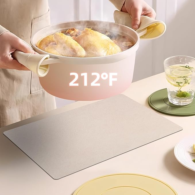 Vinyl Placemats Set of 6-12×17.7 Inch Waterproof & Heattable Placemats, Fall Faux Leather Wipeable Outdoor Table Mat for Dining, Kitchen, Indoor Outdoor Use (Beige, Cowhide Grain)