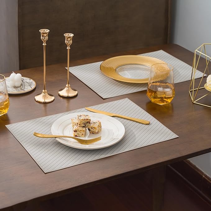 BACKTOEDEN Placemats Set of 8 Heat Resistant Washable Wipeable Placemat Woven Non-Slip Foldable Vinyl/Plastic Place Mats Indoor/Outdoor Mat Kitchen Dining Table Pad, Light Gray Twill