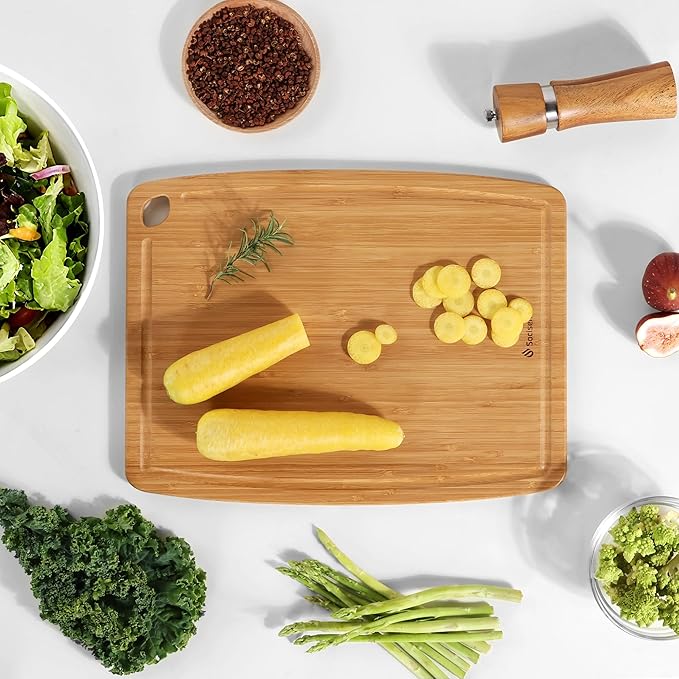 Lightweight Durable Bamboo Cutting Board with Non-Slip Feet, Non Toxic Wooden Cutting Board for Kitchen Heat-Resistant Chopping & Charcuterie Board with Juice Groove Kitchen Essentials for Meat