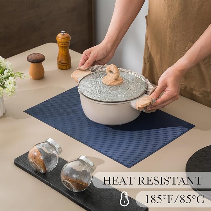 BACKTOEDEN Placemats Set of 6 Heat Resistant Washable Wipeable Placemat Woven Non-Slip Foldable Vinyl/Plastic Place Mats Indoor/Outdoor Mat Kitchen Dining Table Pad, Royal Blue Twill