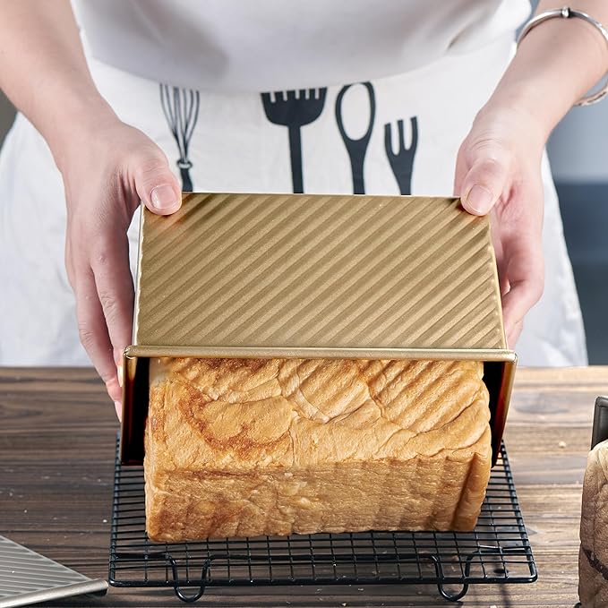CURTA Pullman Loaf Pan with Lid 1 lb Dough Capacity Non-Stick Bakeware for Baking Bread, Corrugated sourdough bread pan, Champagne Gold 1pcs