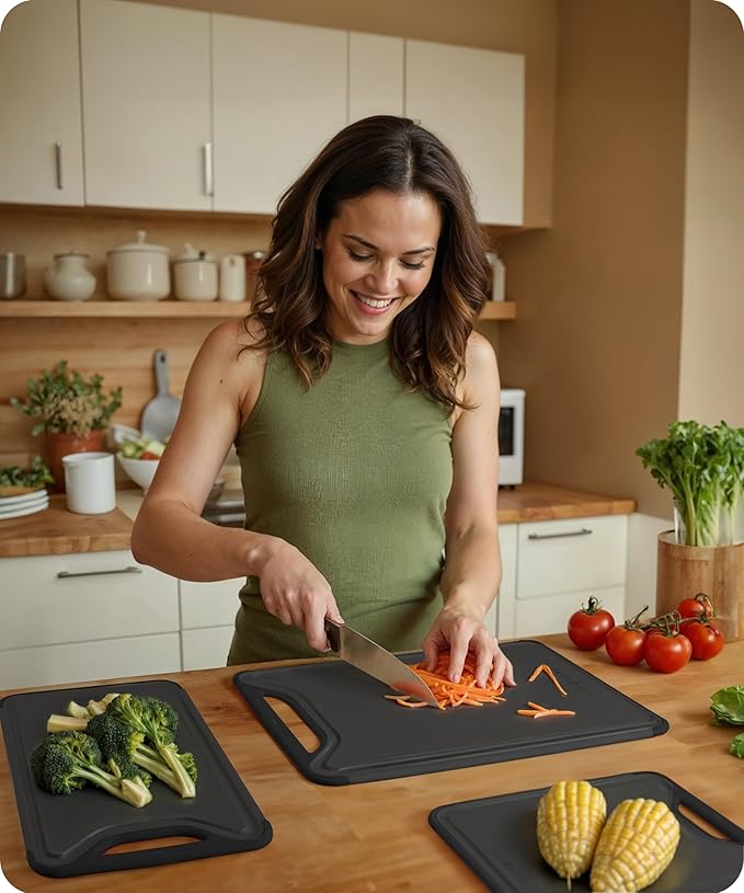 Cutting Boards for Kitchen, Plastic Cutting Board Set of 3, Dishwasher Safe Cutting Boards with Juice Grooves for Meat, Veggies, Fruits, Easy Grip Handle, Non-Slip (Black/Gray)