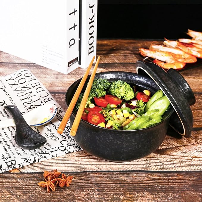 Ceramic Ramen Bowl Set, 800ml, with Lid, Spoon and Chopsticks, Japanese Vintage Large Soup Bowls Instant Noodle Bowl Asian Tableware (Black*2)