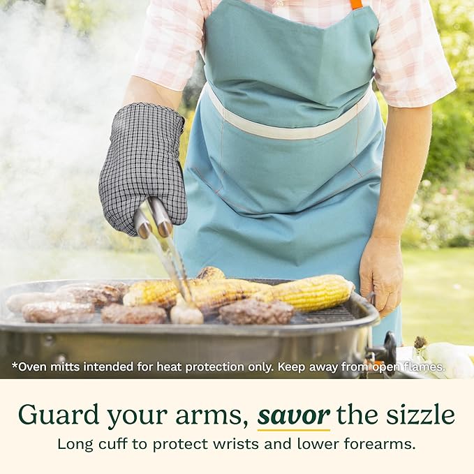 Cuisinart Heritage Kitchen Oven Mitts – Heat-Resistant Mitts for Oven with Non-Slip Neoprene Palm, Long Cuff, and Cotton Filling – Durable Oven Gloves for Cooking, Baking & Grilling (Microplaid)