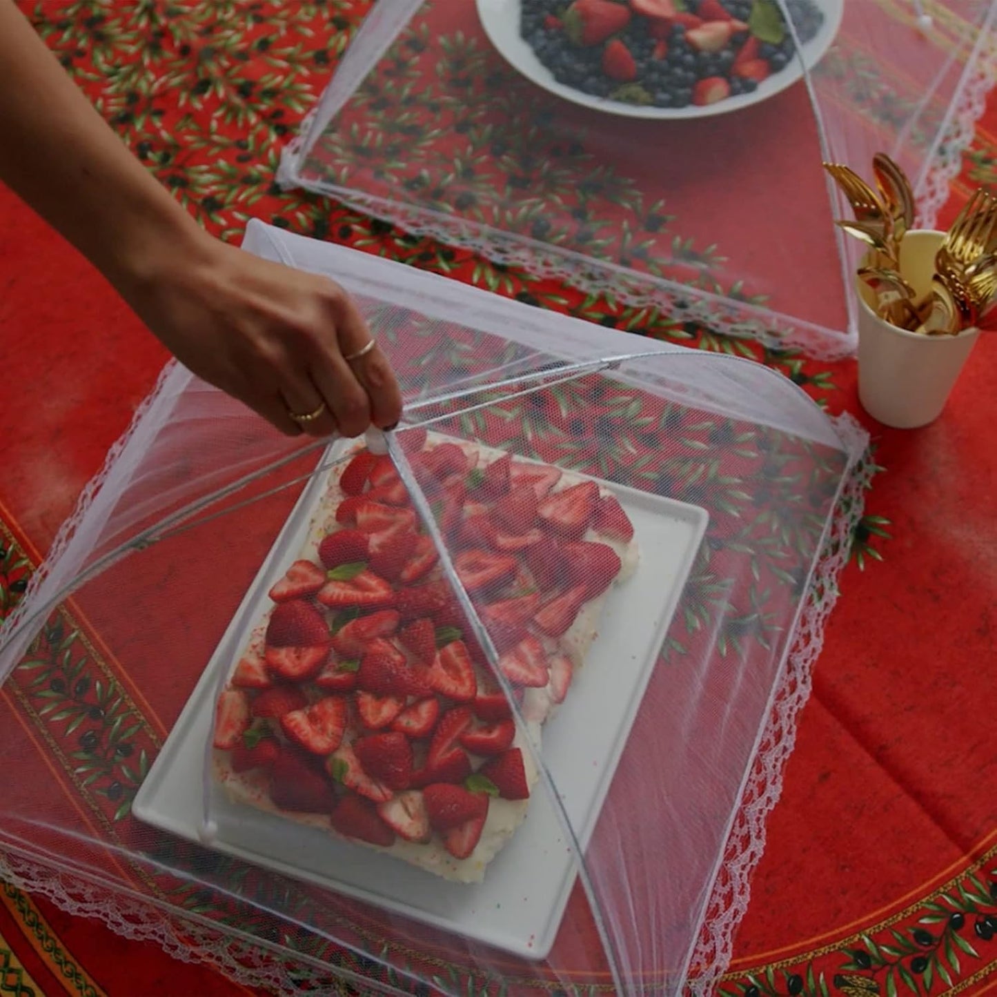 Simply Genius Pop-Up Mesh Food Cover Tent - 17 x 17 in, White, 3-Pack, Compact - Camping Essentials & Picnic Food Covers - Outdoor Party Essentials