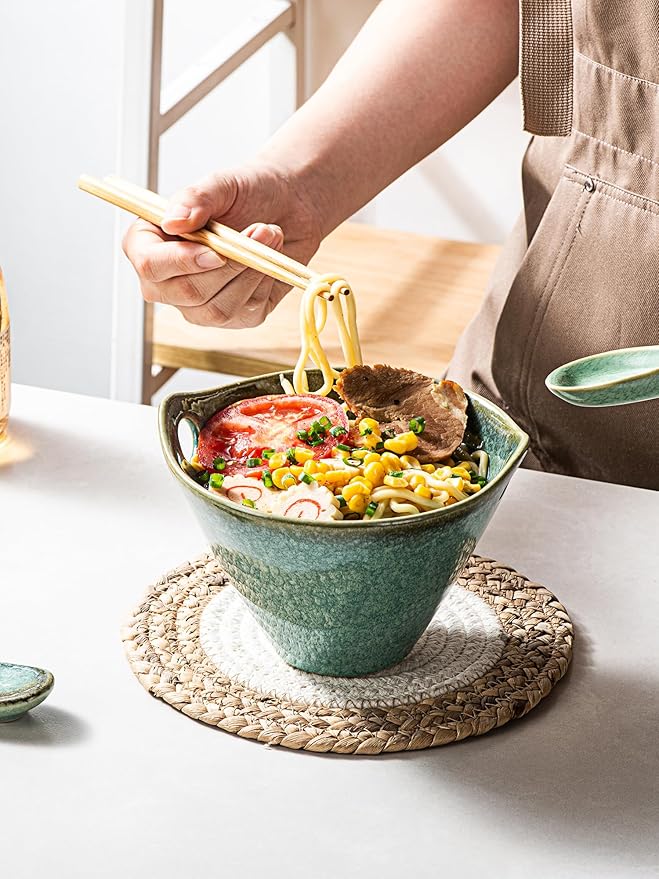 HENXFEN LEAD Japanese Ramen Bowls Set of 2 - Deep Ceramic Soup Bowls with Spoons, Chopsticks and Holder, 20 Oz Serving Dishes for Pho, Udon Noodle, Cereal