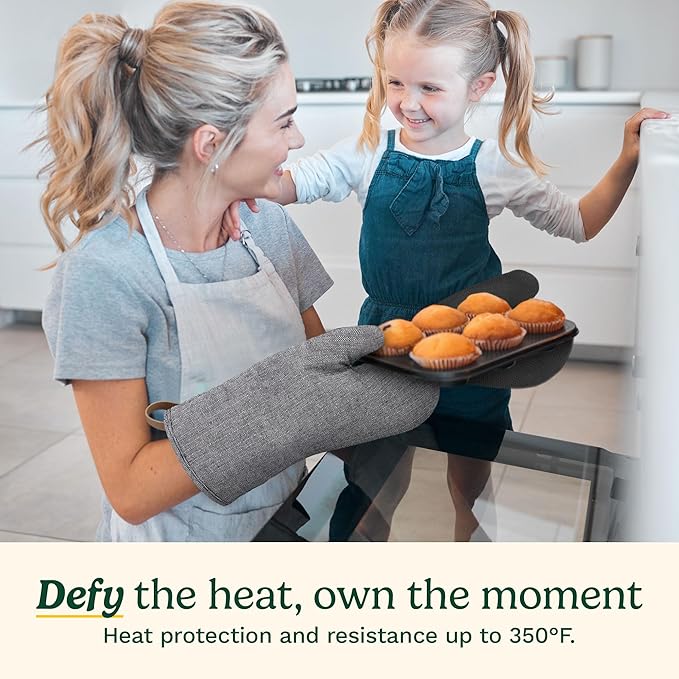 Cuisinart Heritage Kitchen Oven Mitts – Heat-Resistant Mitts for Oven with Non-Slip Neoprene Palm, Long Cuff, and Cotton Filling – Durable Oven Gloves for Cooking, Baking & Grilling (Black Chevron)